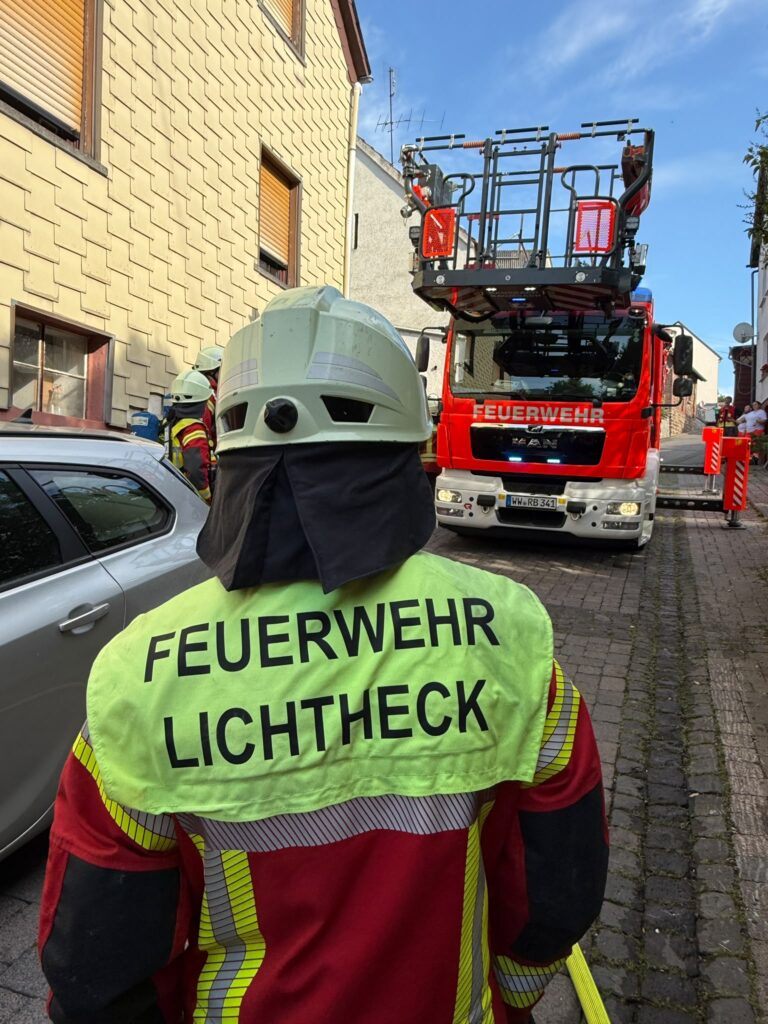 Brand eines Gartenhauses